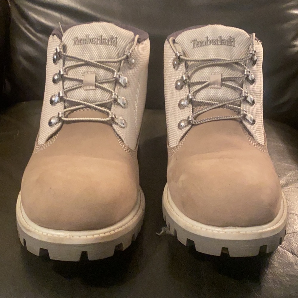 Men’s Wild grey nubuck timberland boot. - Picture 2 of 9